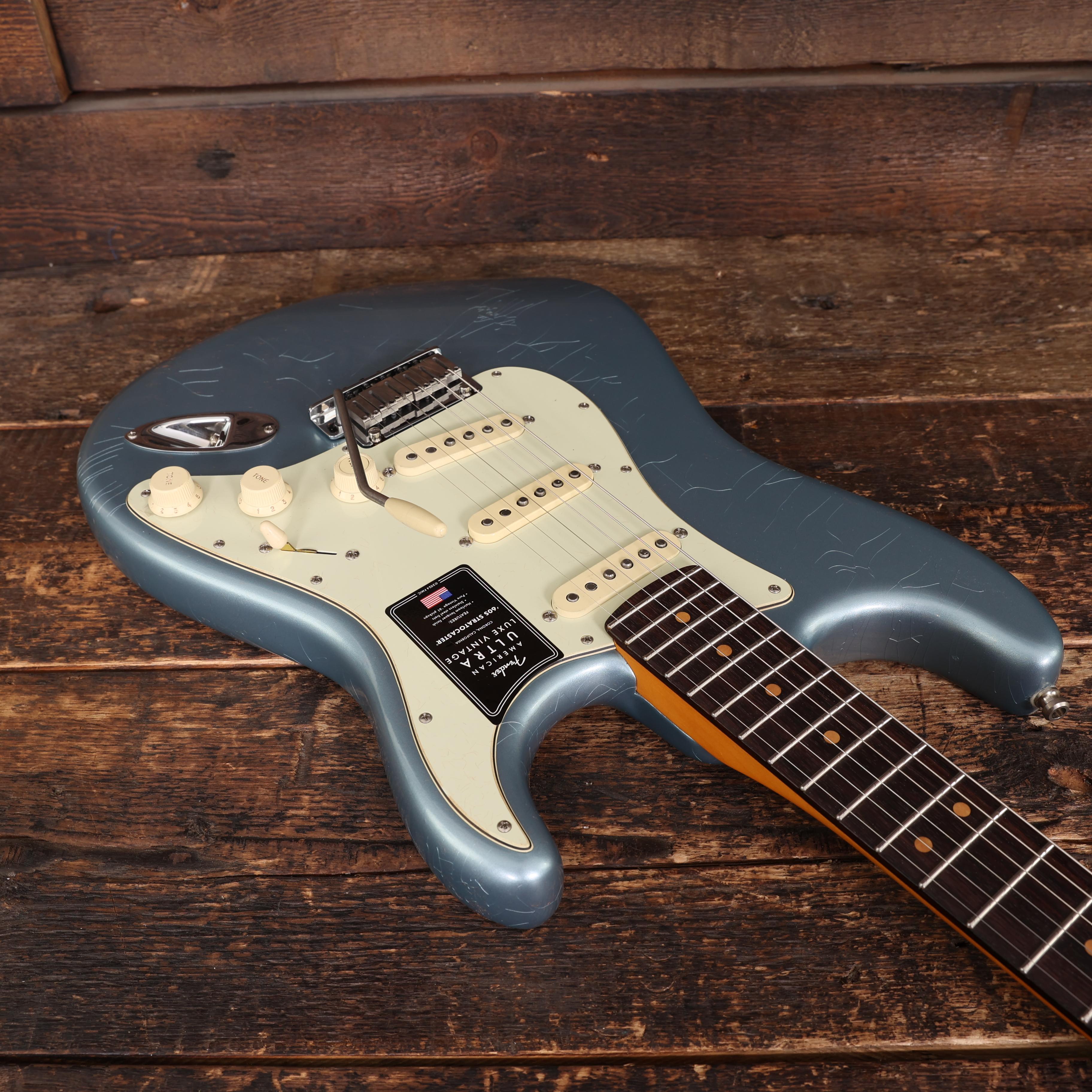 Fender American Ultra Luxe Vintage '60s Stratocaster in Ice Blue